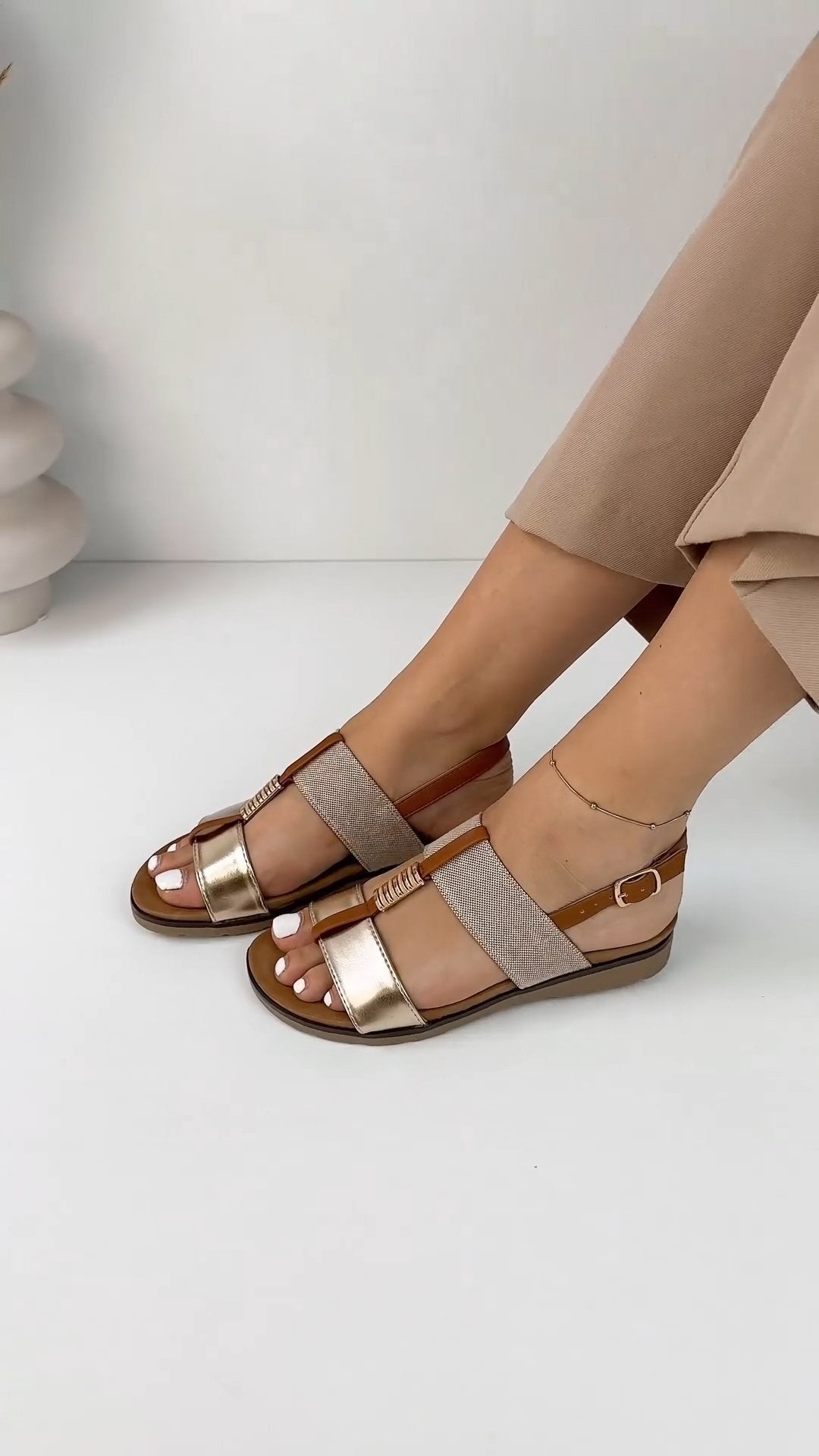 Women's leather casual sandals